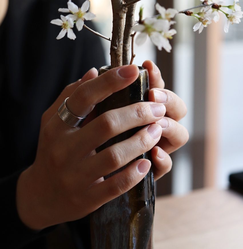 八つの重なり合う雲